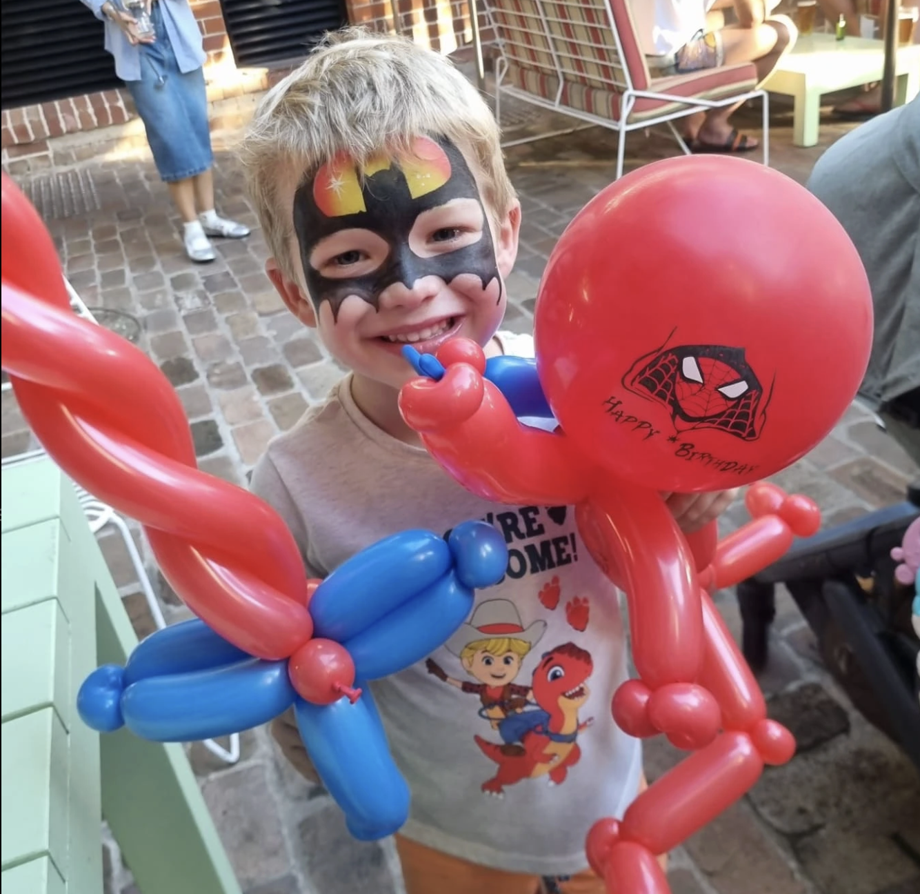 Colorful balloon twisting art by Romi - Sydney balloon artist